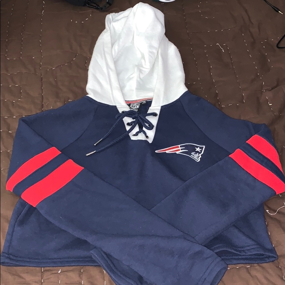 Cropped patriots sweater